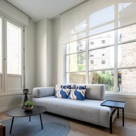 Bow Homes By En Casa ヴィーゴ