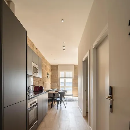 Bow Homes By En Casa ヴィーゴ